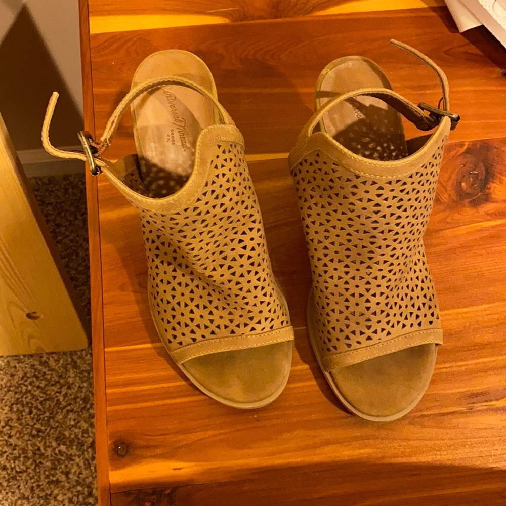 Tan Wedges